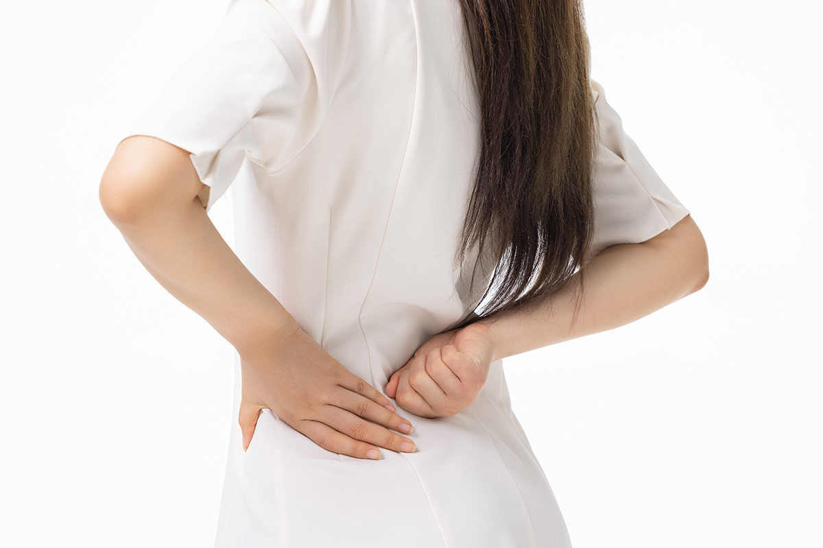腰痛 左下腰部疼痛 肌肉或韧带拉伤 腰椎间盘突出 脊椎关节炎 肾脏问题