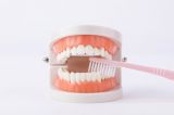 牙齿错位——原因、影响及治疗方法全面解析